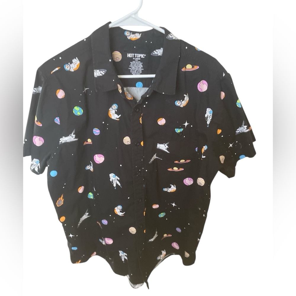 Men's XL Hot topic space Button up.